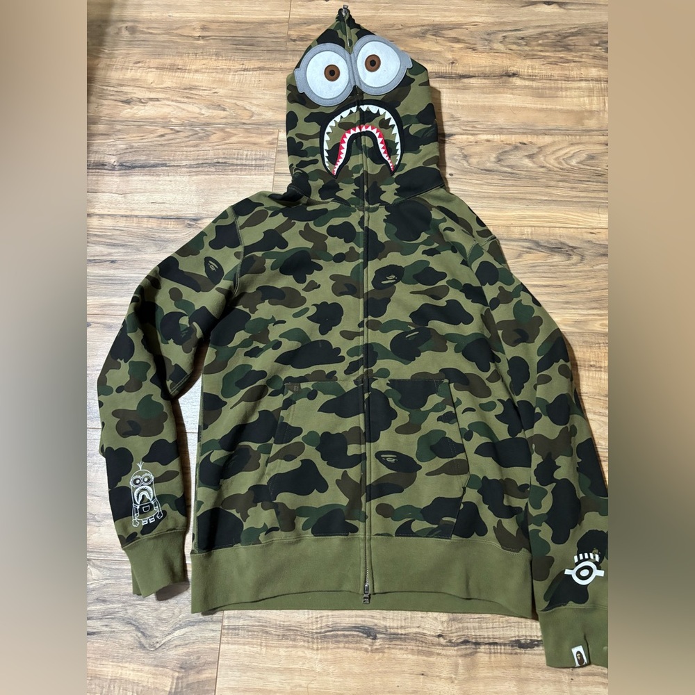 Camouflage Bape hoodie, minion edition , XL